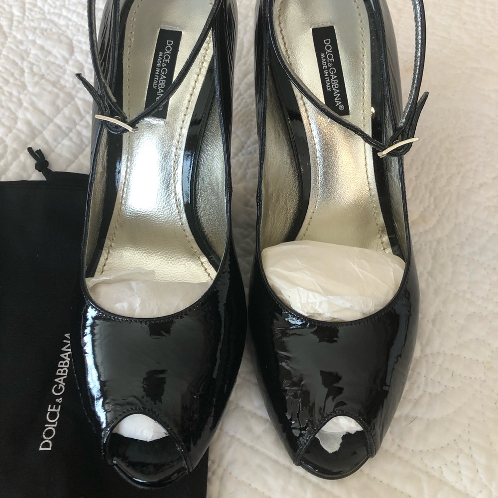 Dolce & Gabanna peep toe.